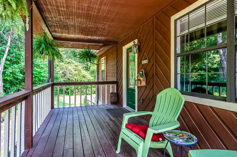 1530 Madron Dr, Sevierville, TN 37862