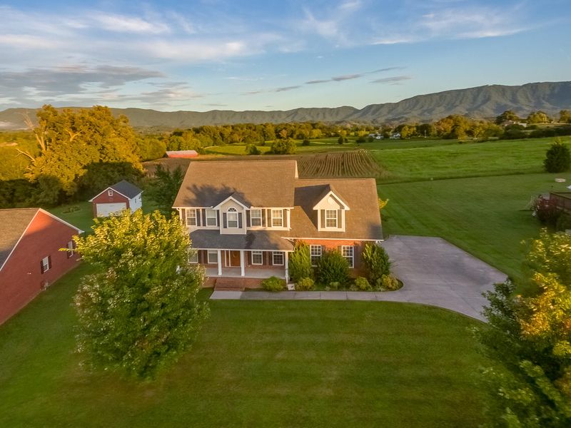 1531 Brahman Ln, Seymour, TN 37865
