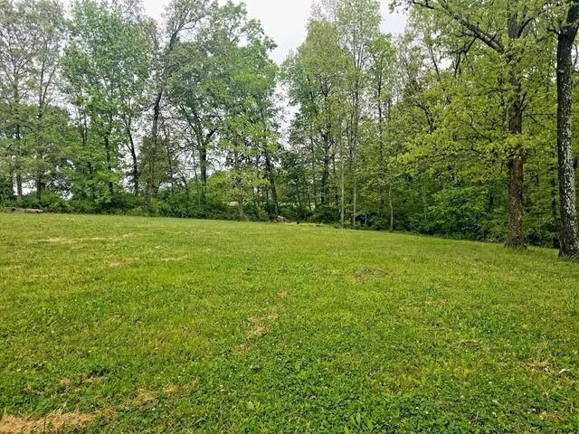 1531 War Eagle Dr, Crossville, TN 38572