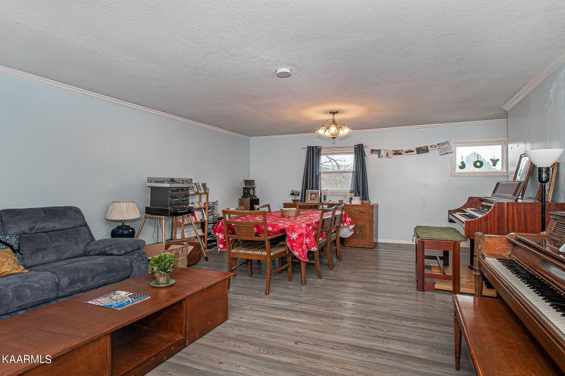 1532 Holman Dr, Knoxville, TN 37909
