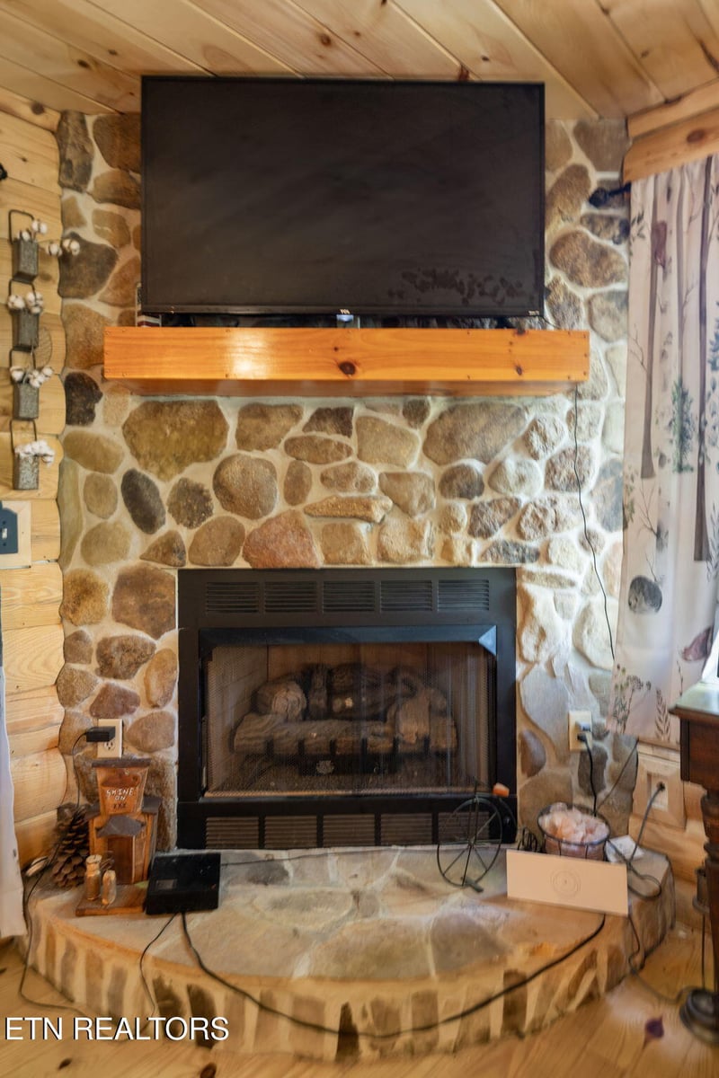 1532 Turkey Creek Rd, Tellico Plains, TN 37385