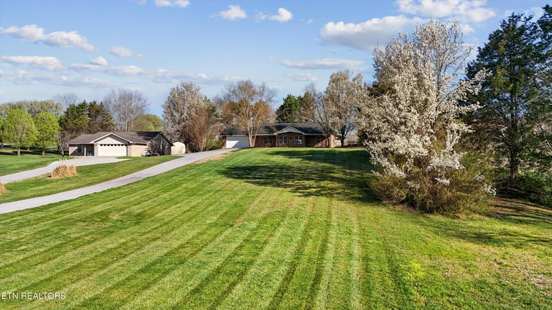 1533 Haley Lynn Rd, Pigeon Forge, TN 37862