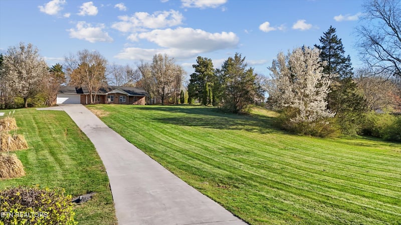 1533 Haley Lynn Rd, Pigeon Forge, TN 37862