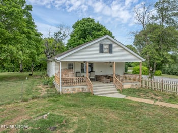 1533 Middlesettlements Rd, Maryville, TN 37801