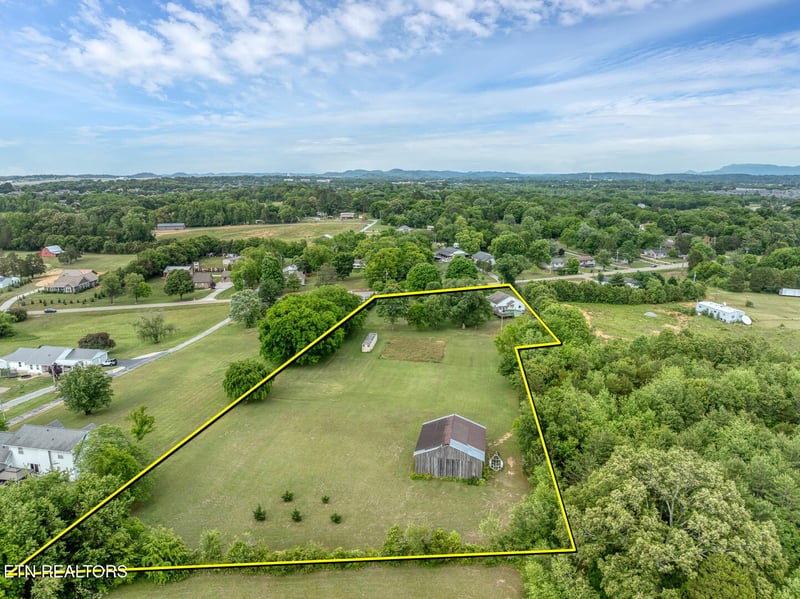 1533 Middlesettlements Rd, Maryville, TN 37801