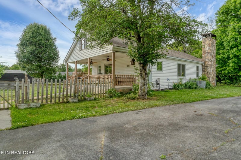 1533 Middlesettlements Rd, Maryville, TN 37801