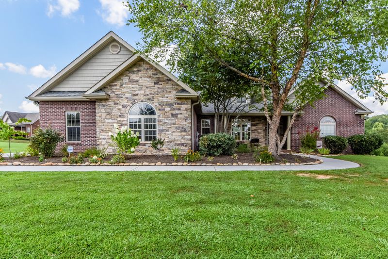1533 Mint Meadows Dr, Maryville, TN 37803