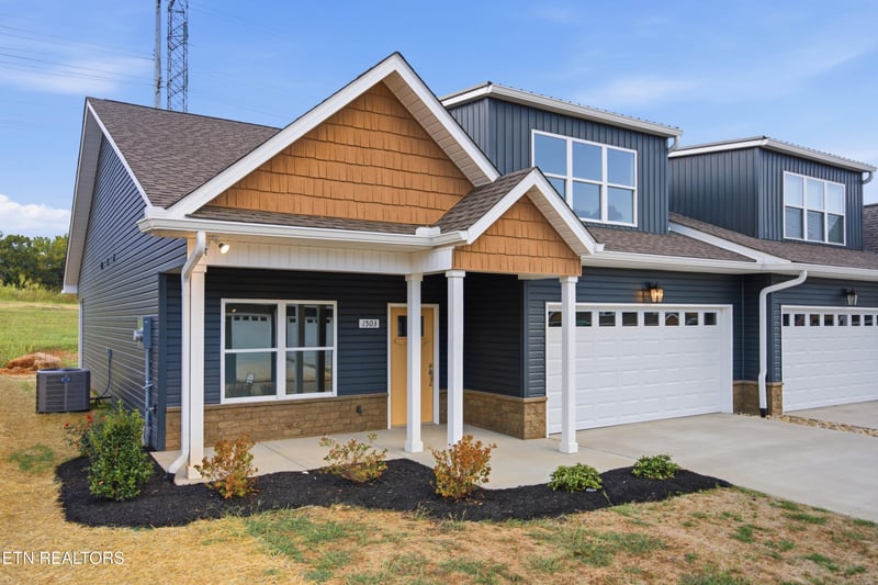 1533 Sunrise Crest Ln, Powell, TN 37849