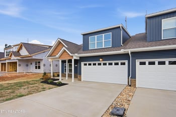 1533 Sunrise Crest Ln, Powell, TN 37849