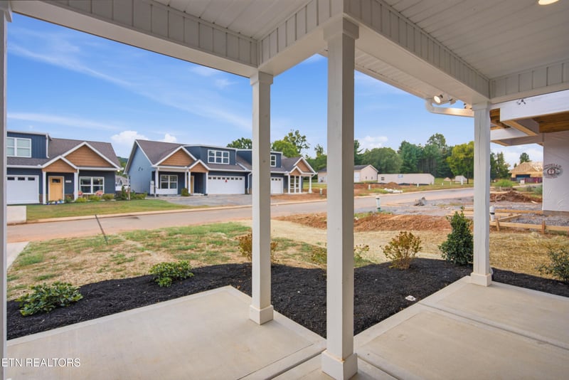 1533 Sunrise Crest Ln, Powell, TN 37849