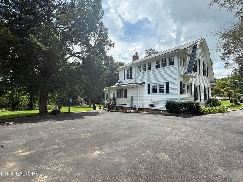 1535 Grove St, Loudon, TN 37774