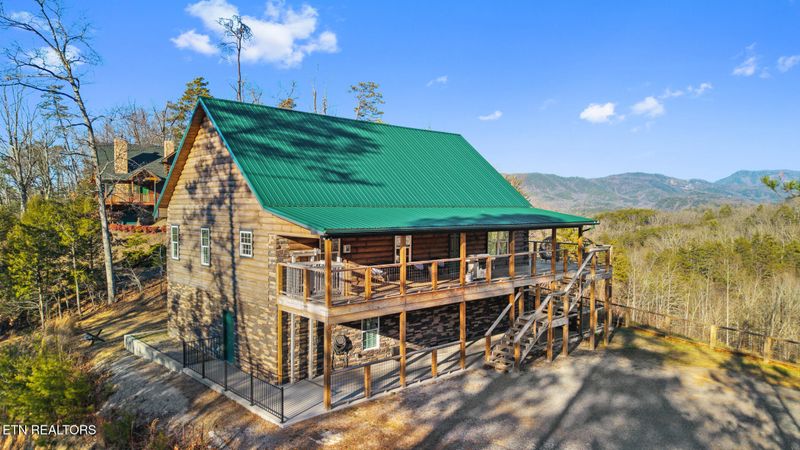 1535 Mountain Trail Ln, Sevierville, TN 37876