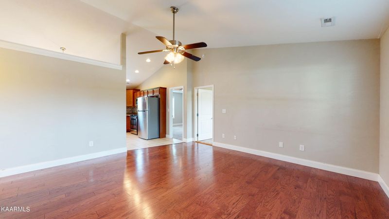 1537 Eagle Bend Rd, Clinton, TN 37716