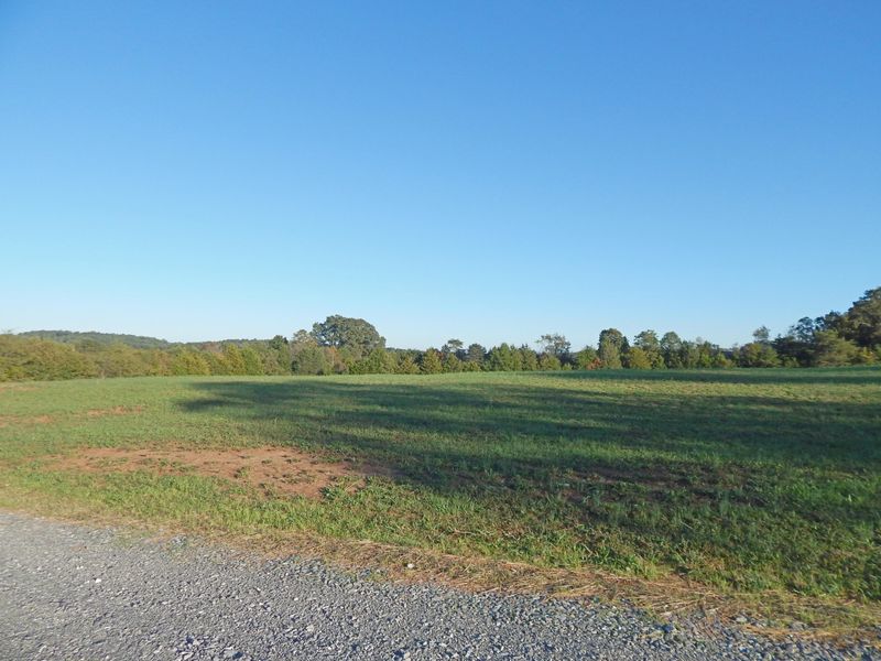 1537 Marble Hill Rd, Greenback, TN 37742