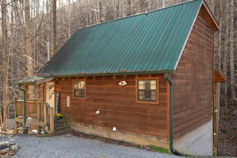 1538 Silver Poplar Ln, Sevierville, TN 37876