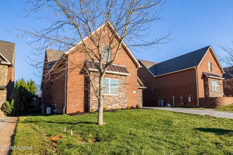 1538 Tsuga Dr, Alcoa, TN 37701
