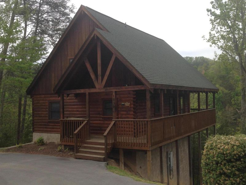1539 Boo Boo Way, Sevierville, TN 37862