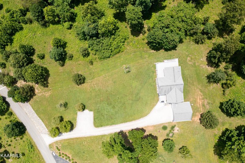 154 Button Buck Ln, Lafollette, TN 37766