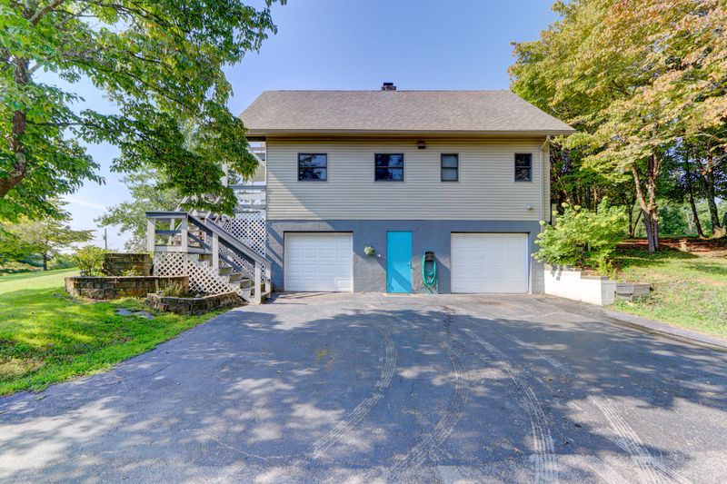 154 Channel Dr, Loudon, TN 37774