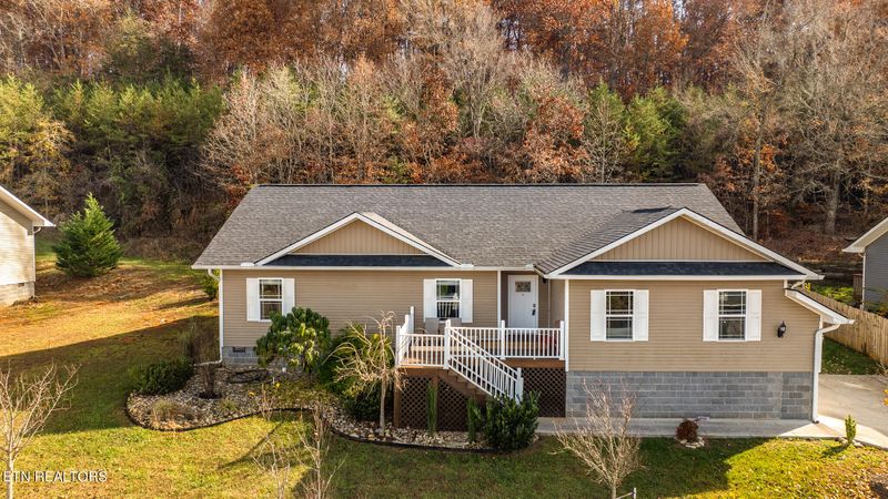 154 Clear Creek Way, Kodak, TN 37764