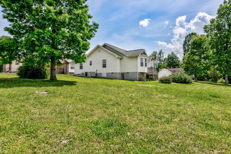 154 Crowley Cir, Jacksboro, TN 37757