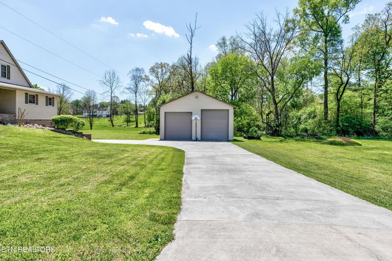 154 E Meadowbrooke Ln, Lafollette, TN 37766