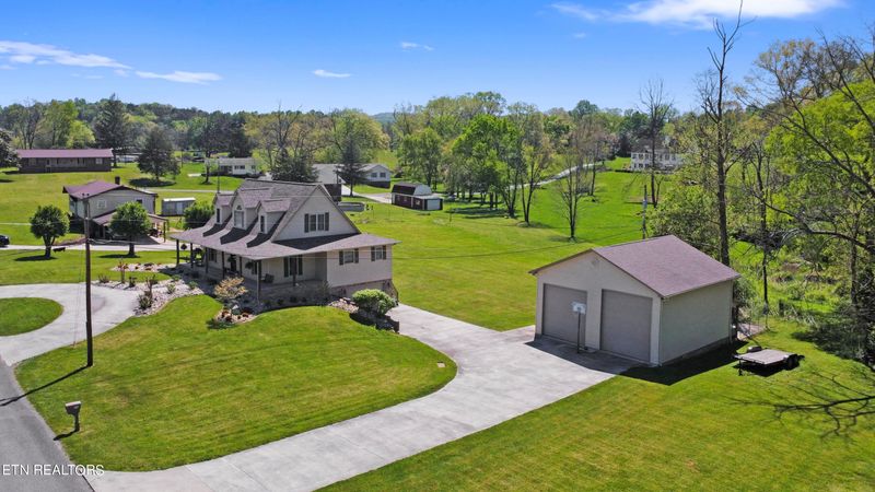 154 E Meadowbrooke Ln, Lafollette, TN 37766