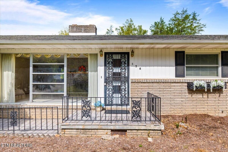 154 E Wolf Valley Rd, Heiskell, TN 37754