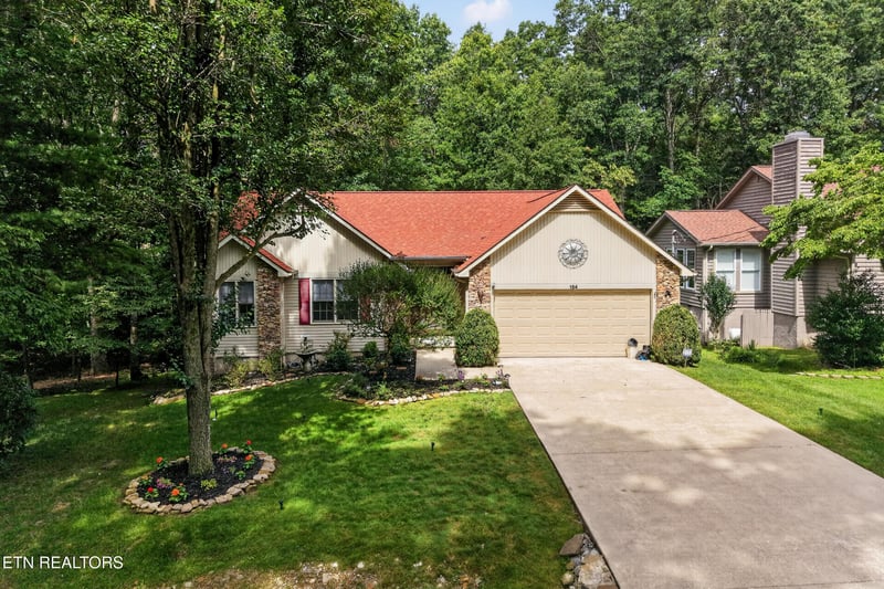 154 Glenwood Dr, Crossville, TN 38558