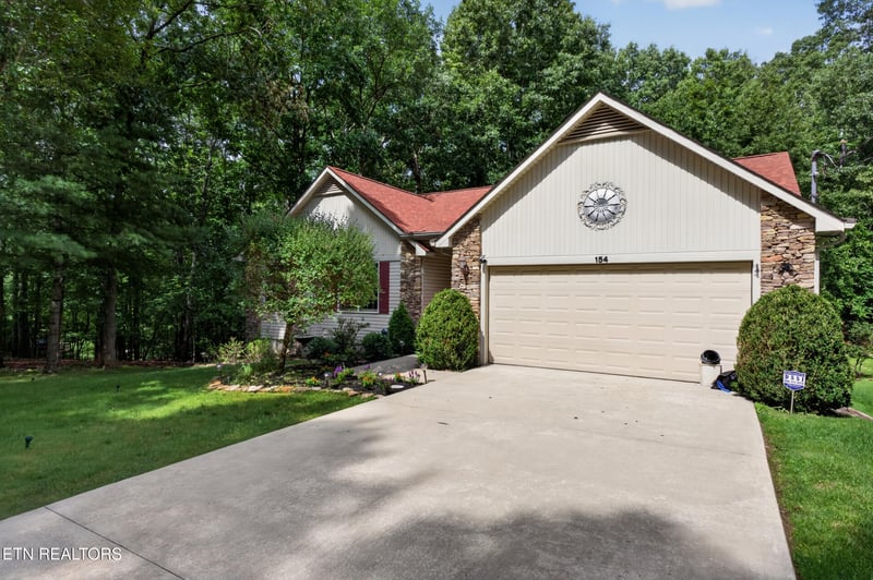 154 Glenwood Dr, Crossville, TN 38558