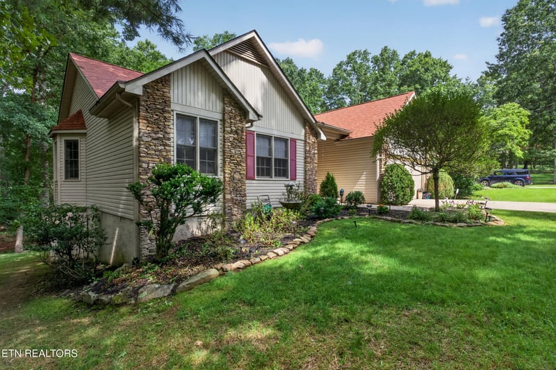 154 Glenwood Dr, Crossville, TN 38558