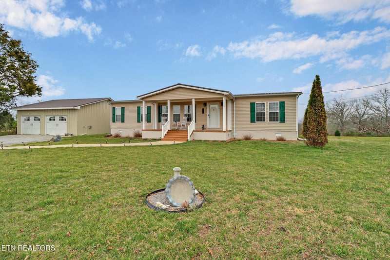 154 Ike Burgess Rd, Crossville, TN 38572