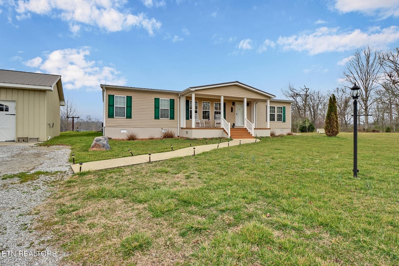 154 Ike Burgess Rd, Crossville, TN 38572