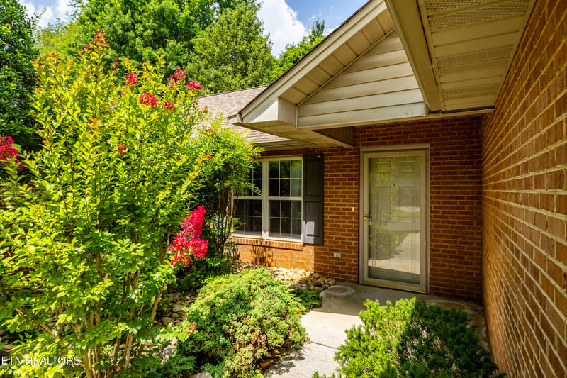 154 Manchester Dr, Maryville, TN 37803