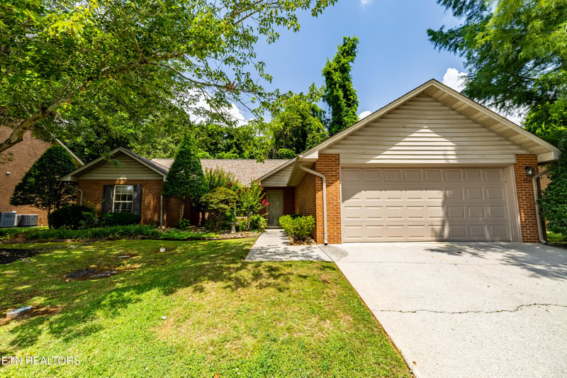 154 Manchester Dr, Maryville, TN 37803