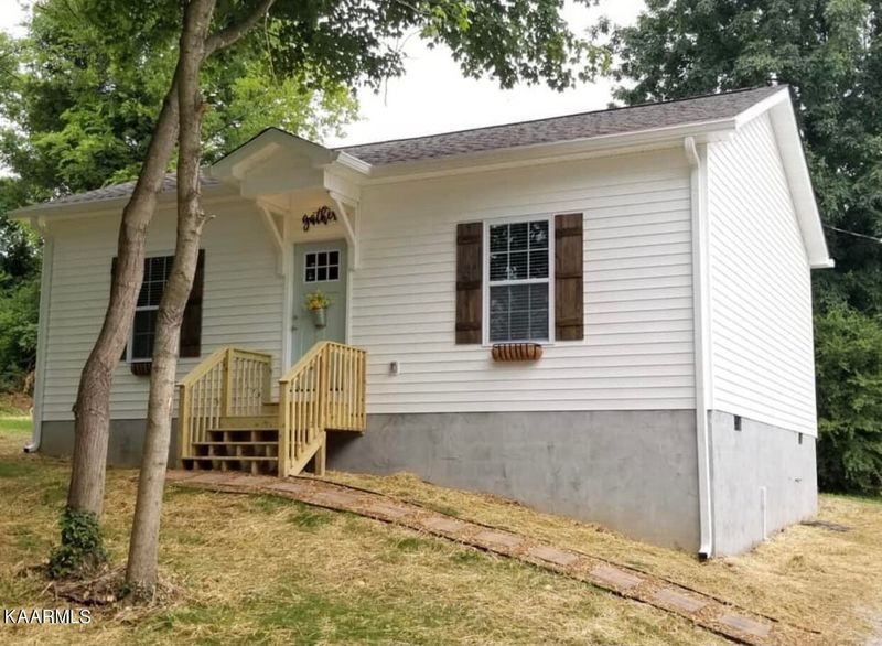 154 Osborne St, Loudon, TN 37774