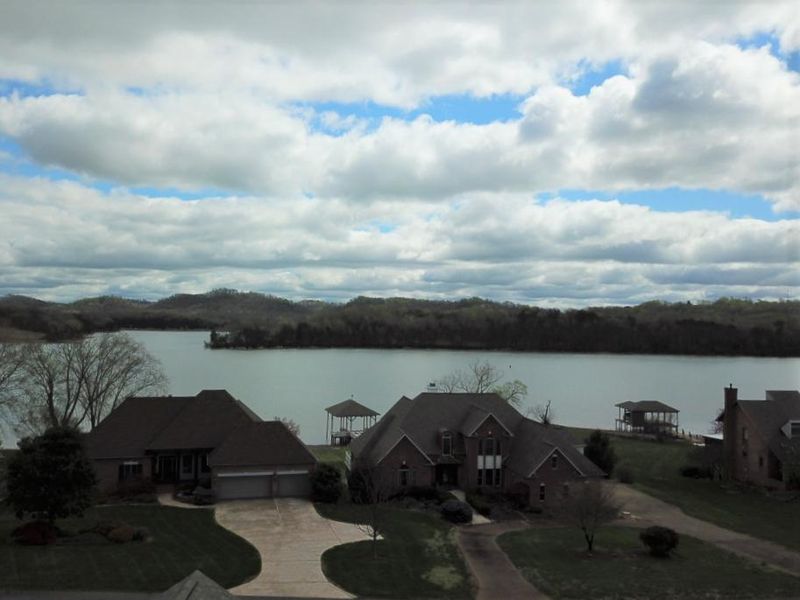 154 Saligugi Way, Loudon, TN 37774