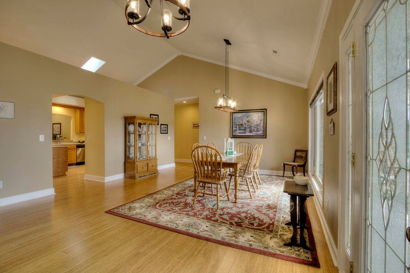 154 Saligugi Way, Loudon, TN 37774