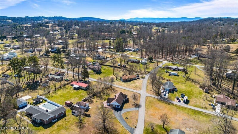 154 Scarlett Dr, Lafollette, TN 37766