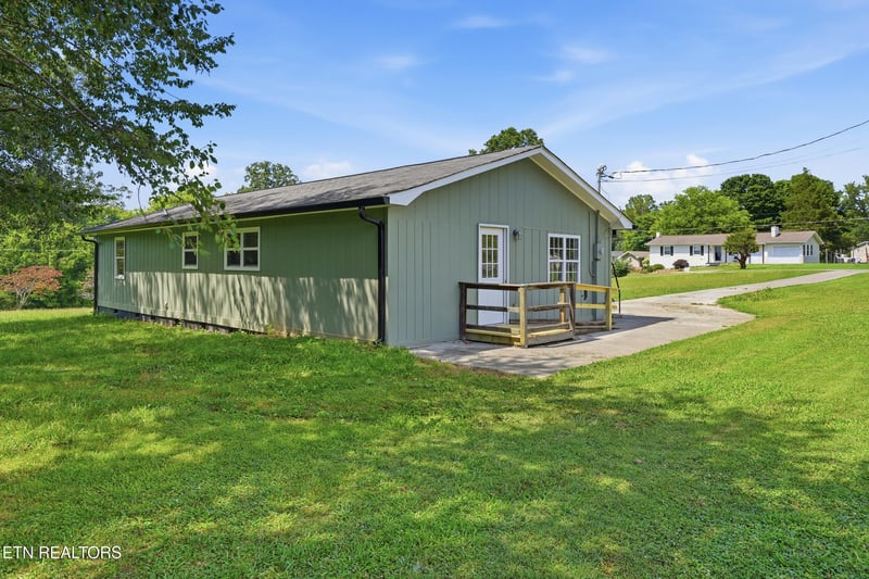 154 Selma St, Lenoir City, TN 37771
