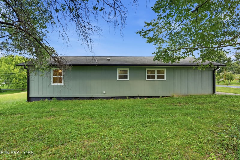 154 Selma St, Lenoir City, TN 37771