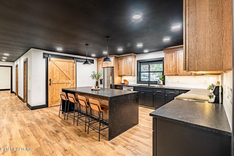 154 Skyline Ln, Powell, TN 37849