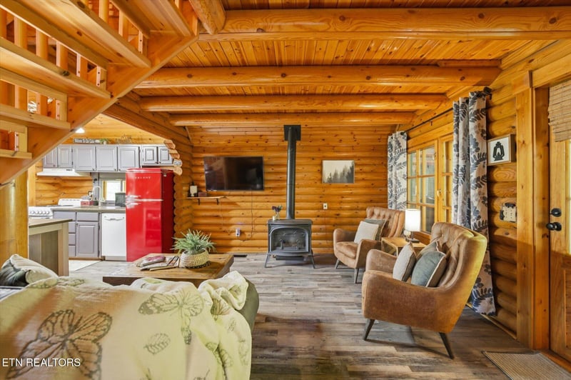 154 Smoky Mountain Way, Sevierville, TN 37876