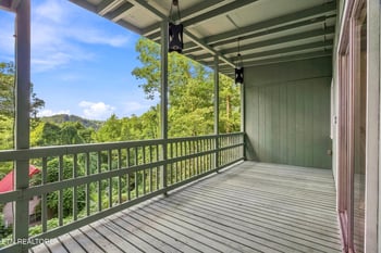 154 White Oak Ln, Caryville, TN 37714