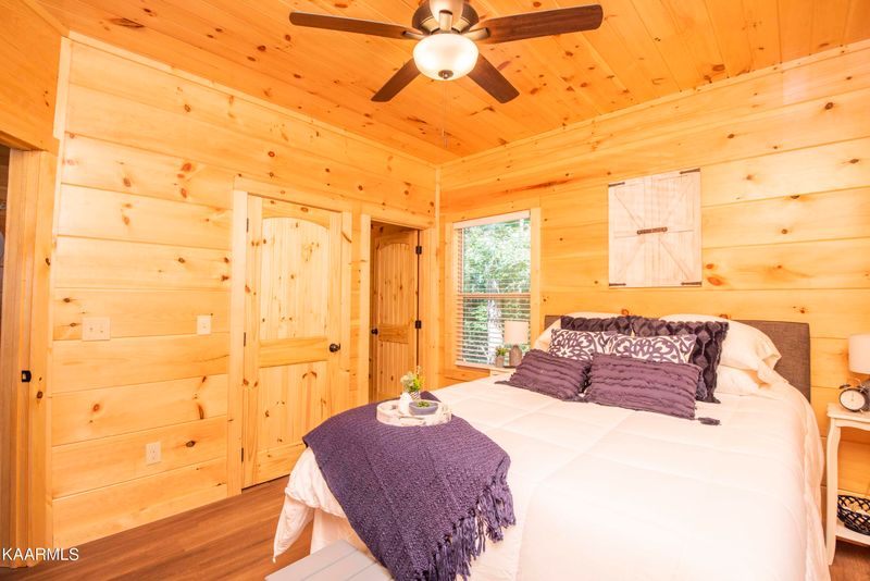 1543 Bear Valley Rd, Sevierville, TN 37876