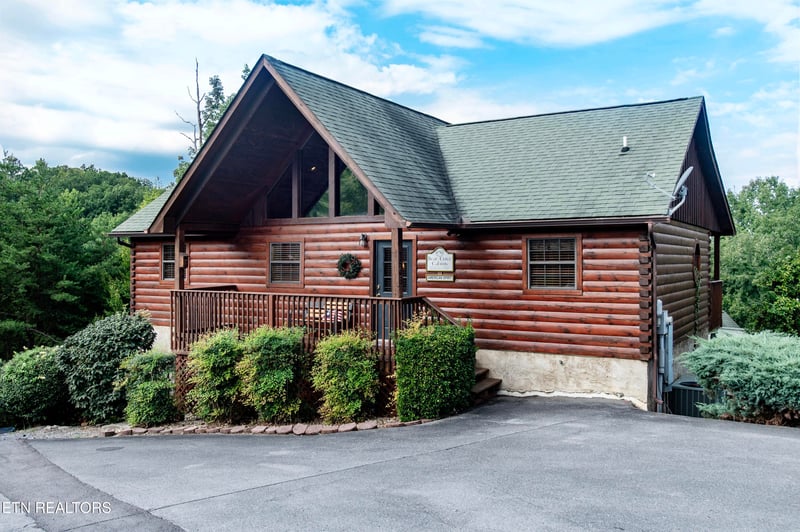 1543 Boo Boos Way, Sevierville, TN 37862