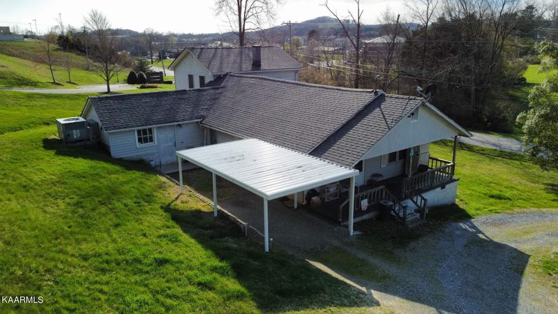 1543 E Town Creek Rd, Lenoir City, TN 37772