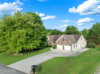 1545 Seven Oaks Dr, Morristown, TN 37814