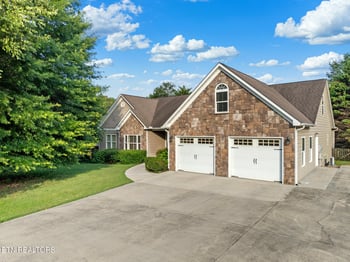 1545 Seven Oaks Dr, Morristown, TN 37814