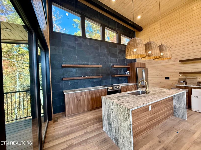 1546 Bear Valley Rd, Sevierville, TN 37876